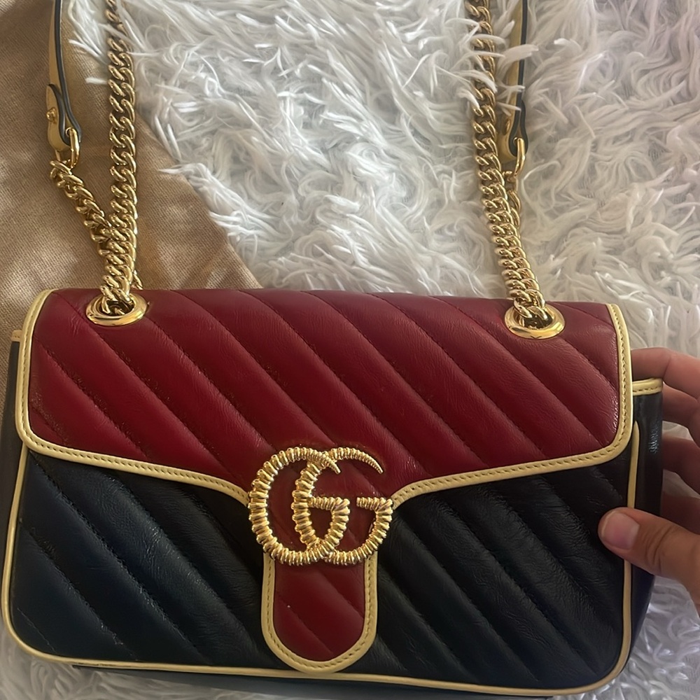 SOLD Authentic Gucci GG marmont diagonal red blue cream calfskin Matelasse - Picture 2 of 10